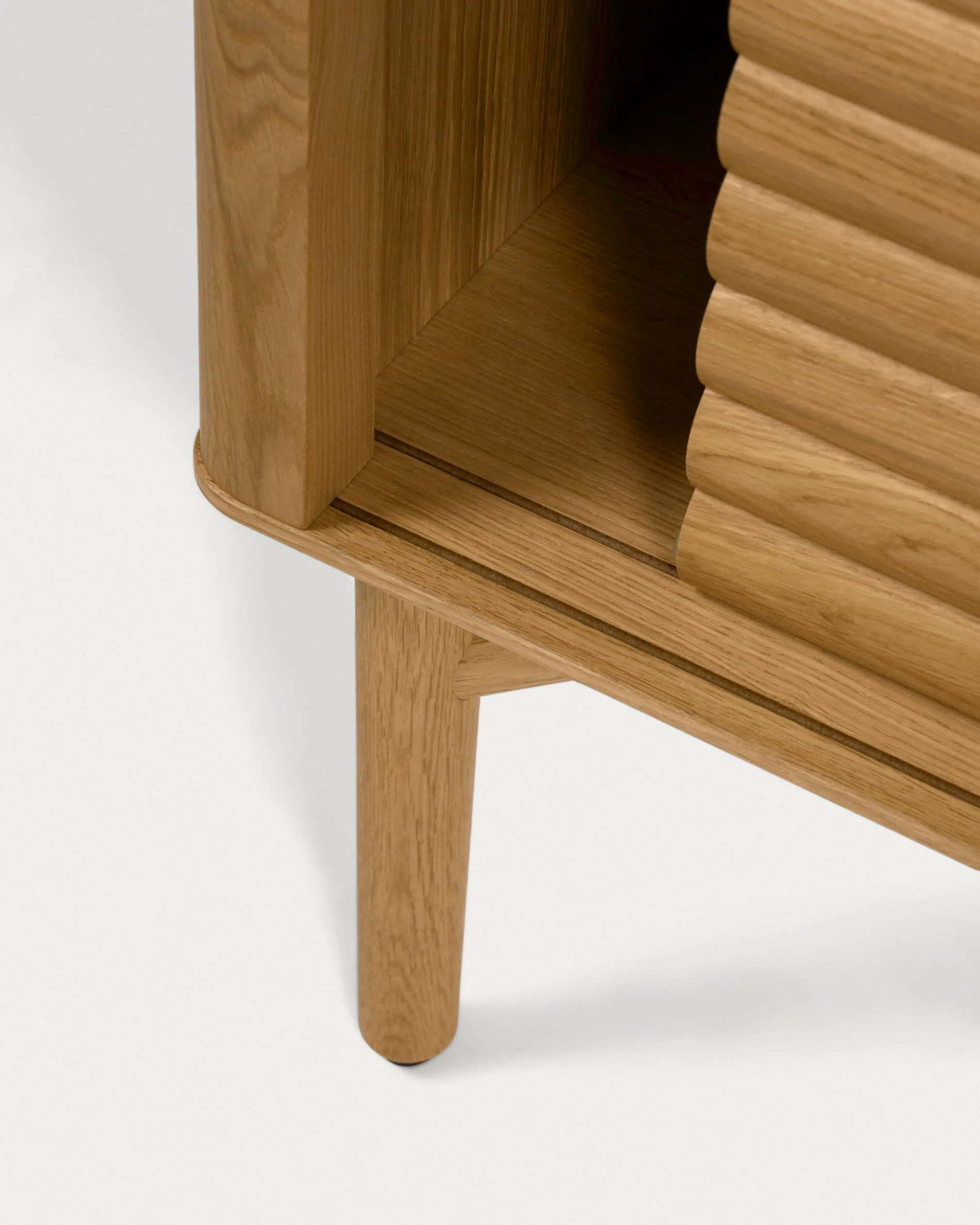Kave Home Lenon 2-Door Oak TV Stand - Image 4